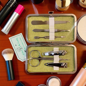 Schickes Kuh-Maniküre-Set