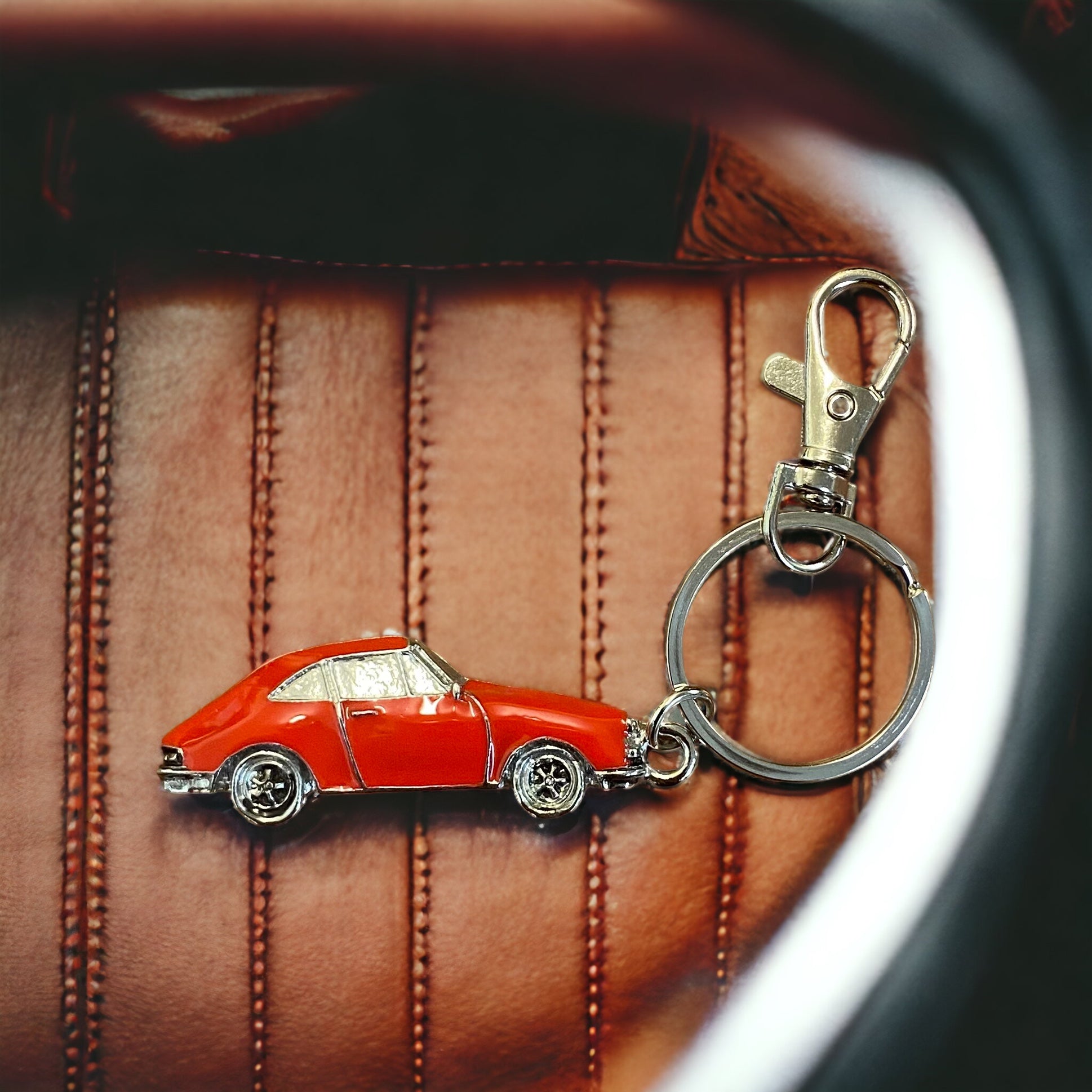 Kar Key Rings Classic Porsche 911 Sports Car Key Ring - At home in the country