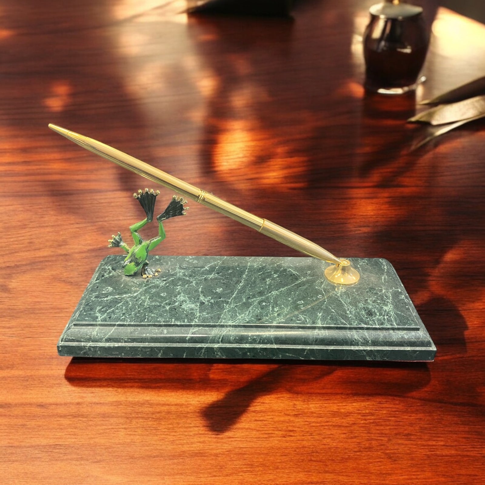 Heavy Frog Pen Desk Ornament
